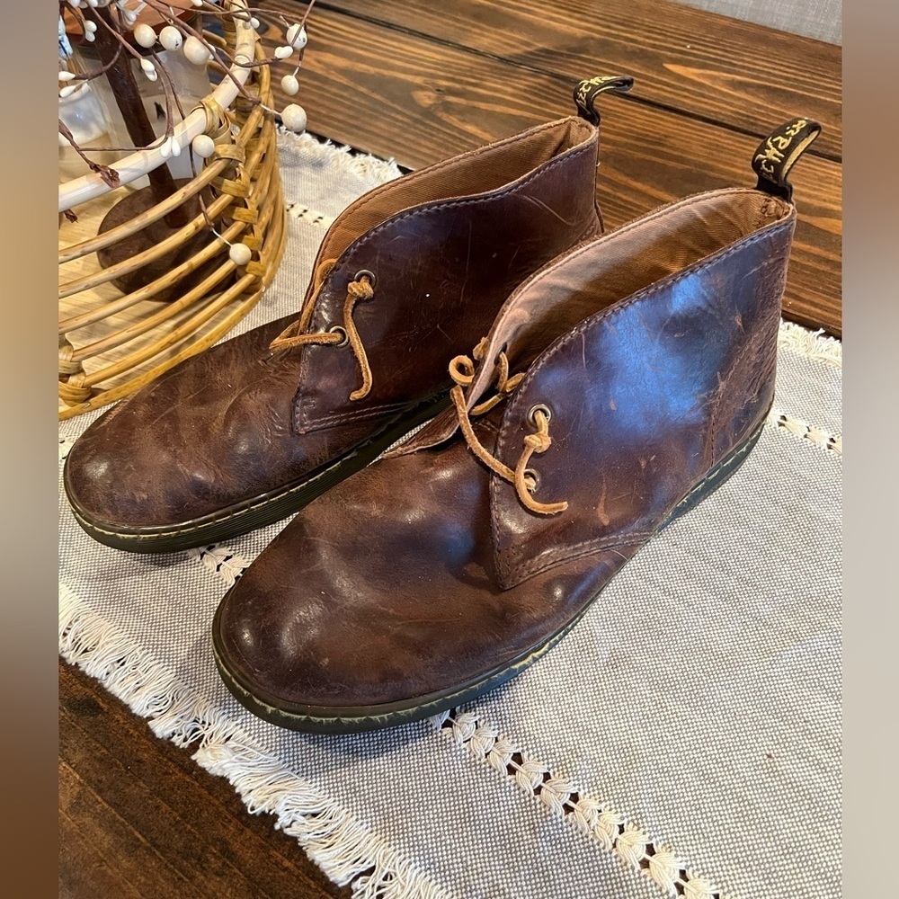 Dr. Martens Cabrillo Brown Leather Men's Shoes, size 11, preowned condition.